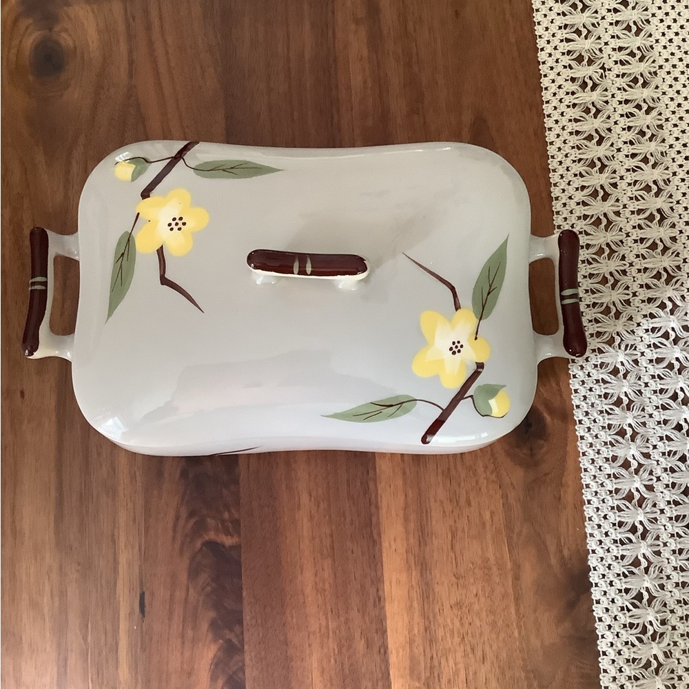 Vintage Weil Ware California blossoms casserole dish with lid -3A - Picture 2 of 8
